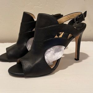 Size 9 Gianni Bini black leather heels